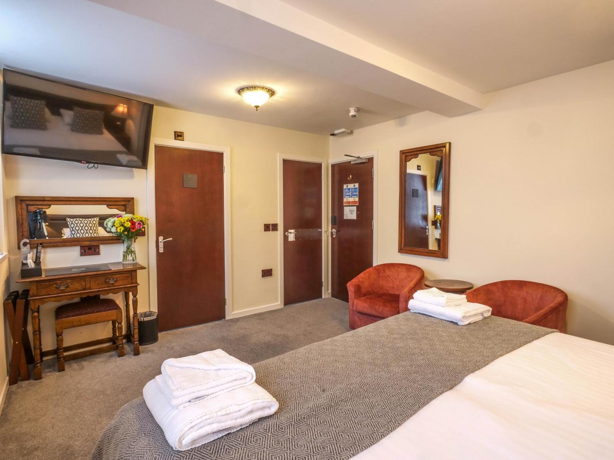 The Black Boy Hotel 4*