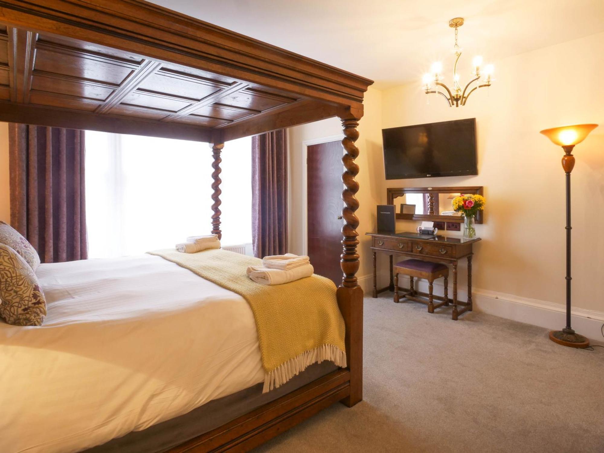 The Black Boy Hotel 4*